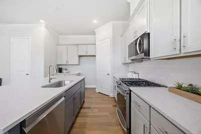 1121 E 24th Street, Houston, TX 77009 - Photo 4