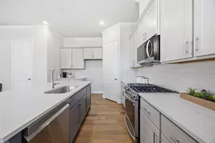 1121 E 24th St, Houston, TX 77009 - Photo 4