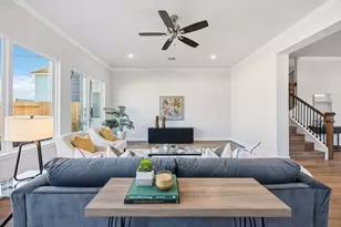 1121 E 24th St, Houston, TX 77009 - Photo 8