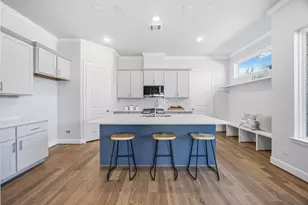 1121 E 24th St, Houston, TX 77009 - Photo 2
