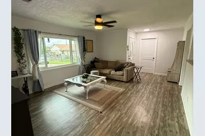 215 N Mechanic Street, Bellville, TX 77418 - Photo 6