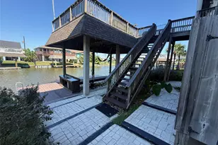1 S Pintail St, La Marque, TX 77568 - Photo 2