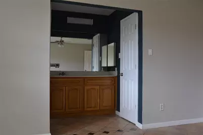 10538 Long River Drive, Sugar Land, TX 77498 - Photo 4