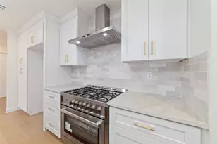 15651 Whitewater Ln, Houston, TX 77079 - Photo 8