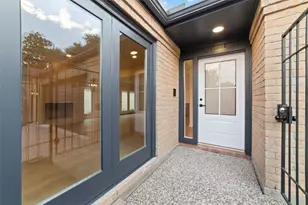 15651 Whitewater Ln, Houston, TX 77079 - Photo 2