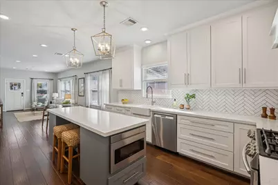 211 E 24th Street, Houston, TX 77008 - Photo 10