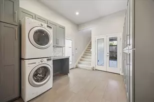 211 E 24th St, Houston, TX 77008 - Photo 28