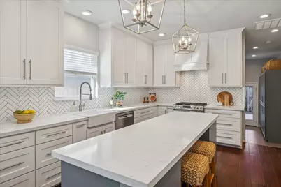 211 E 24th Street, Houston, TX 77008 - Photo 8