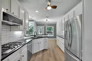 84 Oak Grove Ln, Conroe, TX 77304 - Photo 14