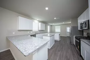 3878 Avalon Ln, Conroe, TX 77301 - Photo 6