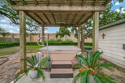 206 Briar Hill Drive, Houston, TX 77042 - Photo 44