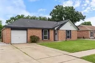 11939 Flushing Meadows Dr, Houston, TX 77089 - Photo 2