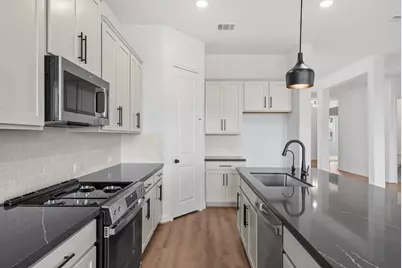 3921 Sterling Springs Lane, League City, TX 77573 - Photo 6