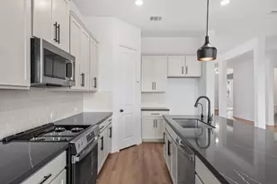 3921 Sterling Springs Ln, League City, TX 77573 - Photo 6