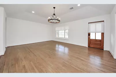 4218 T C Jester Blvd, Houston, TX 77018 - Photo 4