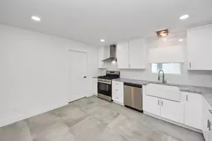 4218 T C Jester Blvd, Houston, TX 77018 - Photo 10