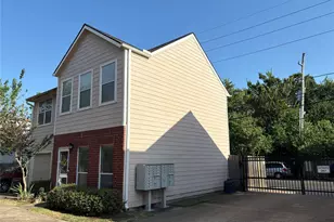 2241 Naomi St, Houston, TX 77054 - Photo 2