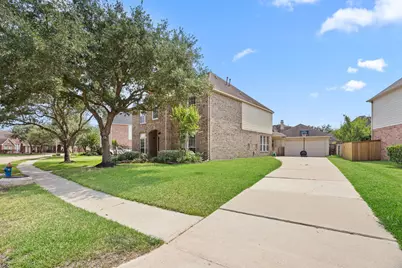 2309 Echo Harbor Drive, Pearland, TX 77584 - Photo 6