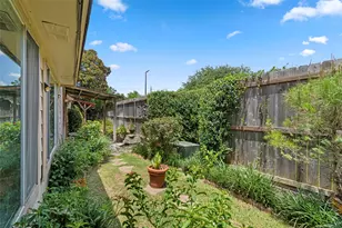 1513 Beaconshire Rd, Houston, TX 77077 - Photo 40