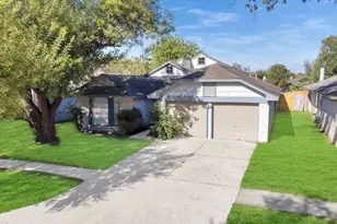 15938 Mission Village Dr, Houston, TX 77083 - Photo 2