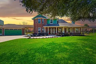 2203 Lomax, La Porte, TX 77571 - Photo 1