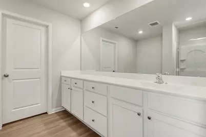 8135 Alpine Bearberry Drive, Houston, TX 77016 - Photo 6