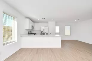 27010 Breakaway Ln, Katy, TX 77493 - Photo 8