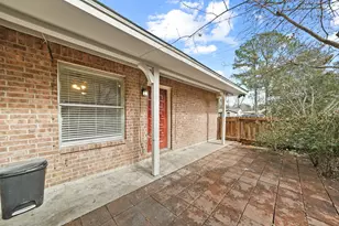 2118 N Austin Ave, Pearland, TX 77581 - Photo 2