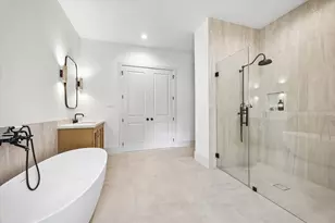 4817 Kingfisher Dr, Houston, TX 77035 - Photo 12