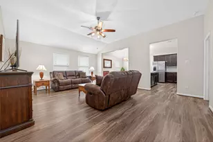 166 Cobblestone Ln, Cleveland, TX 77327 - Photo 4