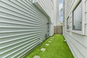 406 Pacific St, Houston, TX 77006 - Photo 34