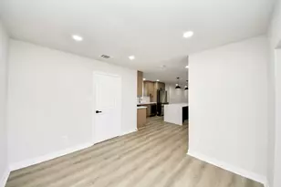 10806 Olympia Dr, Houston, TX 77042 - Photo 20