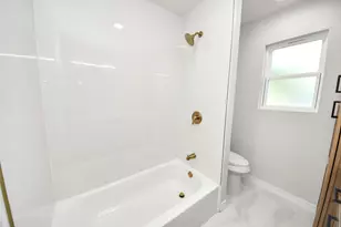 10806 Olympia Dr, Houston, TX 77042 - Photo 30