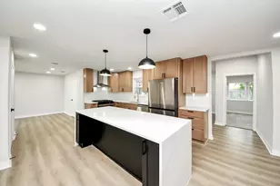 10806 Olympia Dr, Houston, TX 77042 - Photo 16
