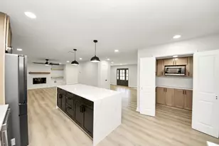 10806 Olympia Dr, Houston, TX 77042 - Photo 12