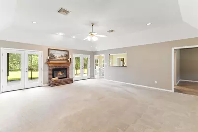 117 Dewberry Drive, Lake Jackson, TX 77566 - Photo 6