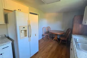4206 Sycamore Ave, Bay City, TX 77414 - Photo 10
