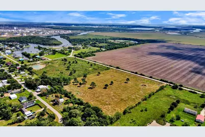 7782 County Road 203, Liverpool, TX 77577 - Photo 12