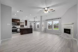 895 Bent Sail Ln, League City, TX 77573 - Photo 8