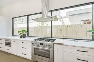 3720 Ella Blvd, Houston, TX 77018 - Photo 12