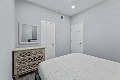 412 Drew St #1, Houston, TX 77006 - Photo 12