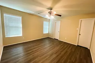 819 N Katydid Ct, Conroe, TX 77301 - Photo 8