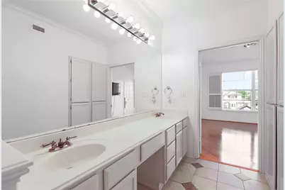 2111 Welch St Street #A315, Houston, TX 77019 - Photo 8
