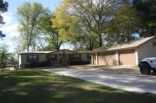 24 Lazy Bend Dr, Huntsville, TX 77320 - Photo 2