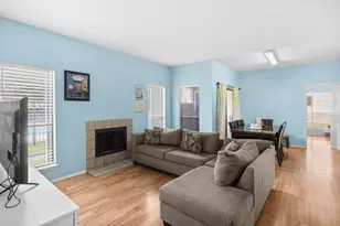 6602 Harbor Town Dr, Houston, TX 77036 - Photo 2