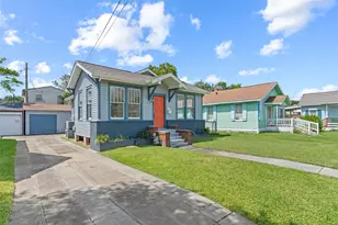 4307 Ave Q 1/2, Galveston, TX 77550 - Photo 2