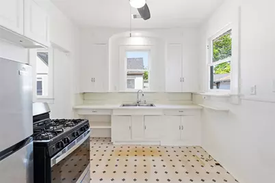 4307 Avenue Q 1/2, Galveston, TX 77550 - Photo 14