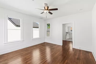 4307 Avenue Q 1/2, Galveston, TX 77550 - Photo 6