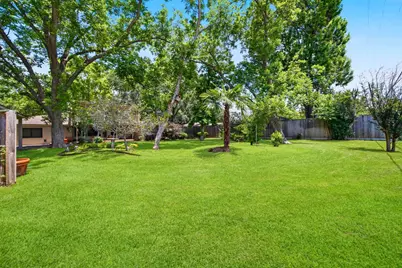5117 Valerie Street, Bellaire, TX 77401 - Photo 6