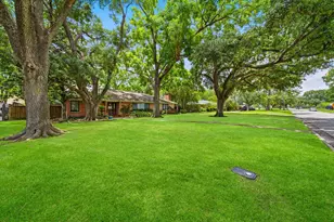 5117 Valerie St, Bellaire, TX 77401 - Photo 1